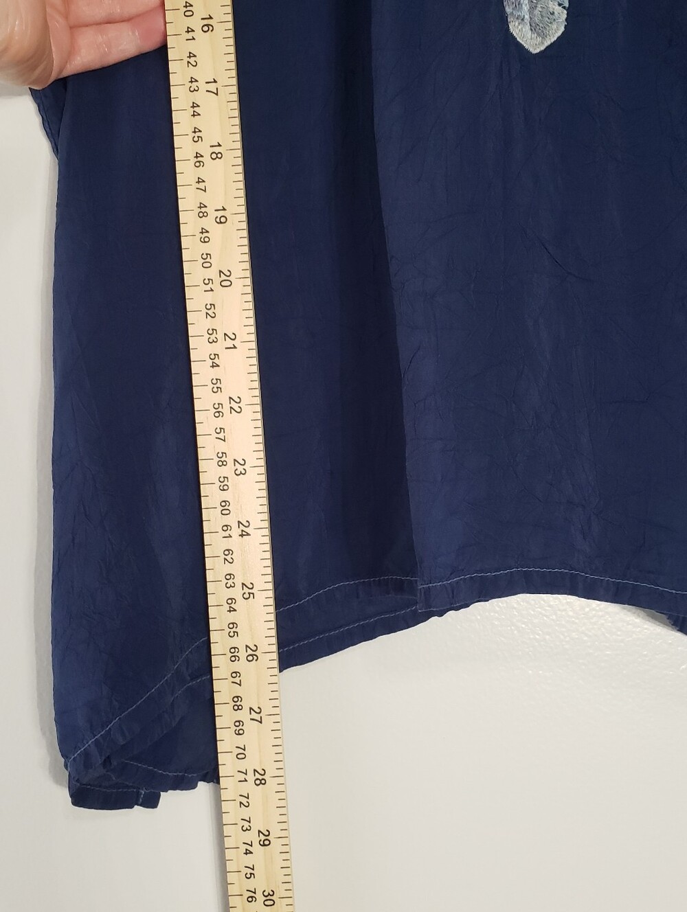 Johnny Was Embroidered Short-Sleeve Boho Top Large Navy Blue Cupra Rayon Western - Picture 12 of 15